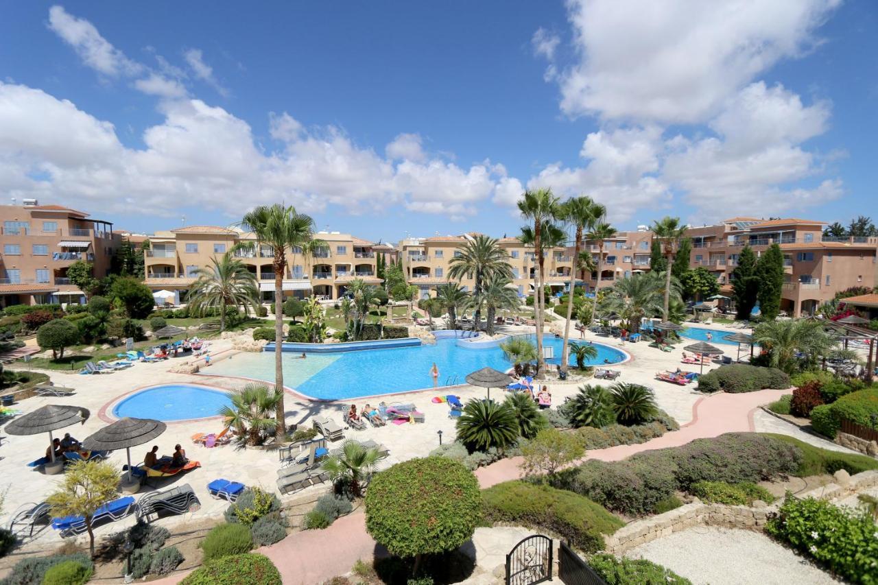 Limnaria Gardens Two Bedroom Apartment With Balcony Paphos Kültér fotó