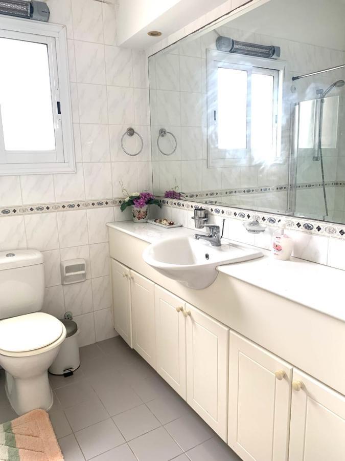 Limnaria Gardens Two Bedroom Apartment With Balcony Paphos Kültér fotó