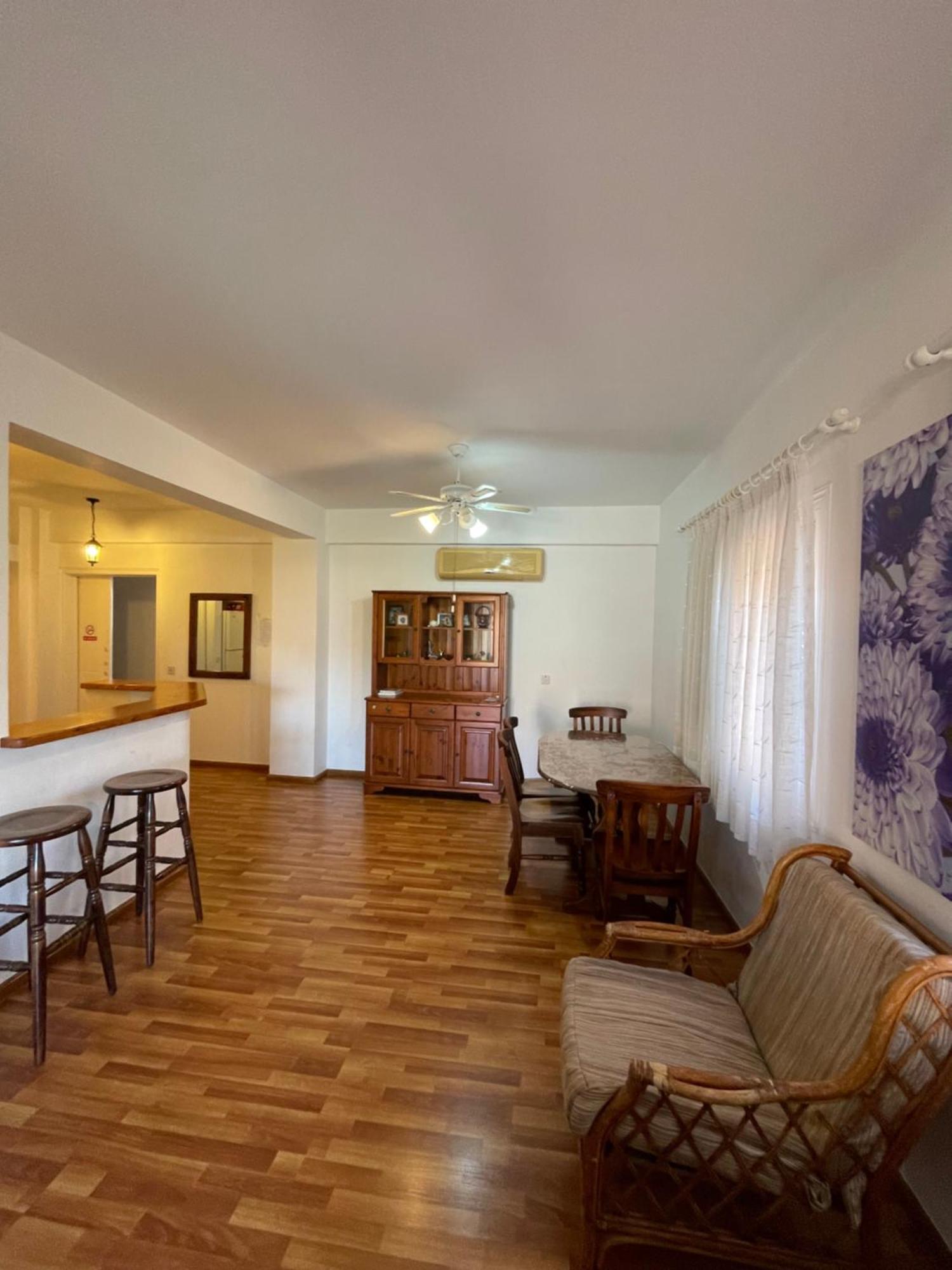 Limnaria Gardens Two Bedroom Apartment With Balcony Paphos Kültér fotó