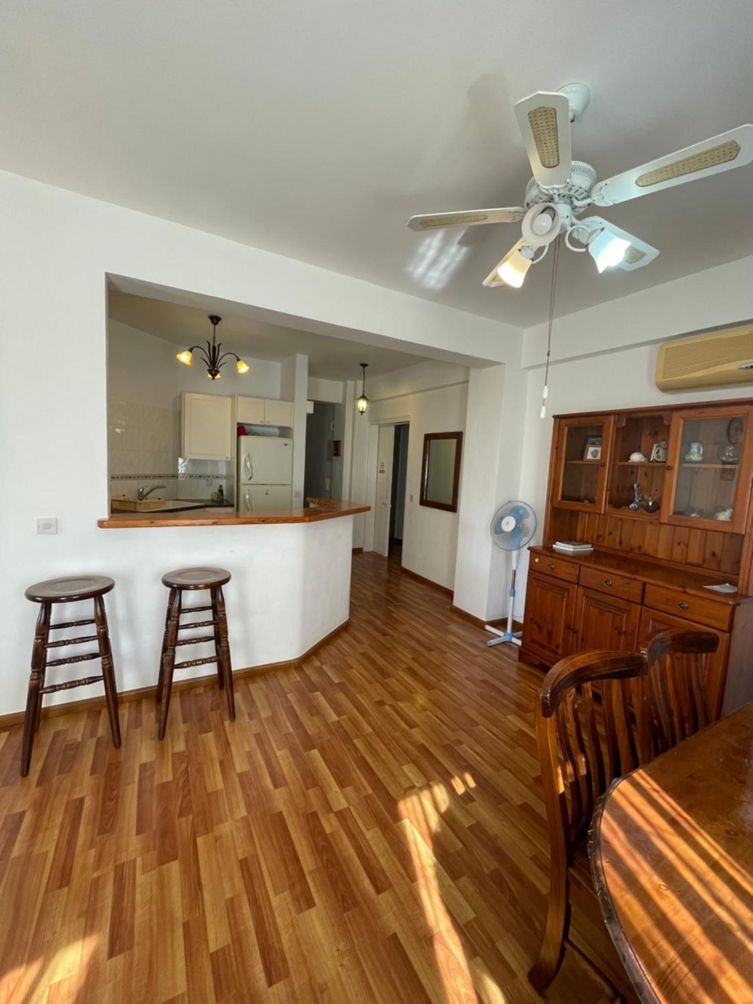 Limnaria Gardens Two Bedroom Apartment With Balcony Paphos Kültér fotó