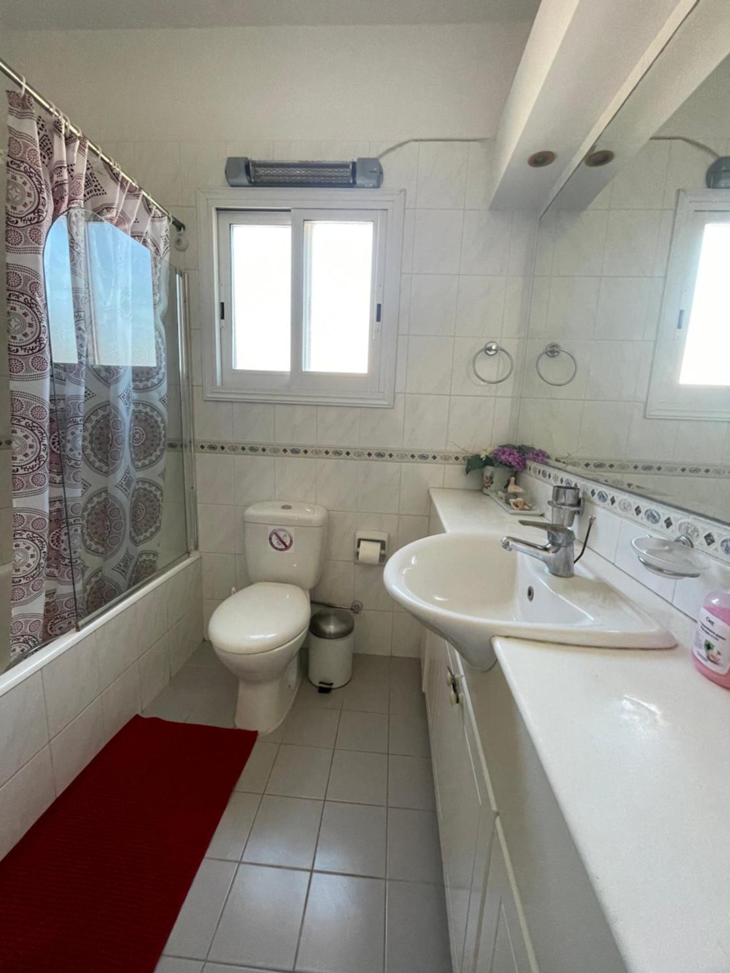 Limnaria Gardens Two Bedroom Apartment With Balcony Paphos Kültér fotó