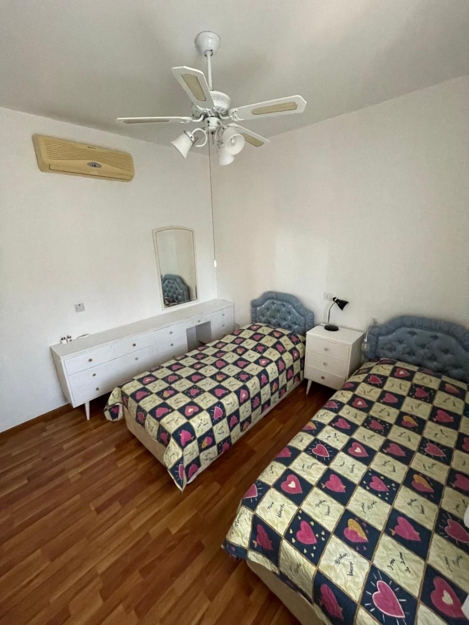 Limnaria Gardens Two Bedroom Apartment With Balcony Paphos Kültér fotó