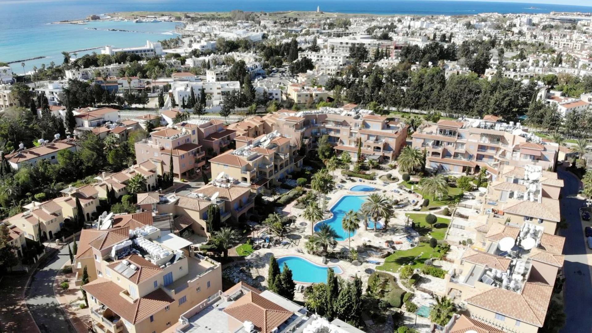 Limnaria Gardens Two Bedroom Apartment With Balcony Paphos Kültér fotó